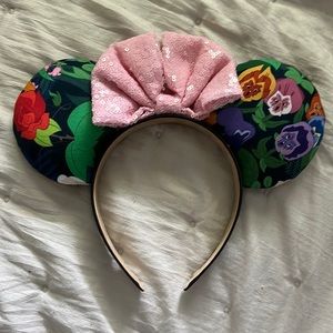 Alice in Wonderland flowers Disney’s mouse ears